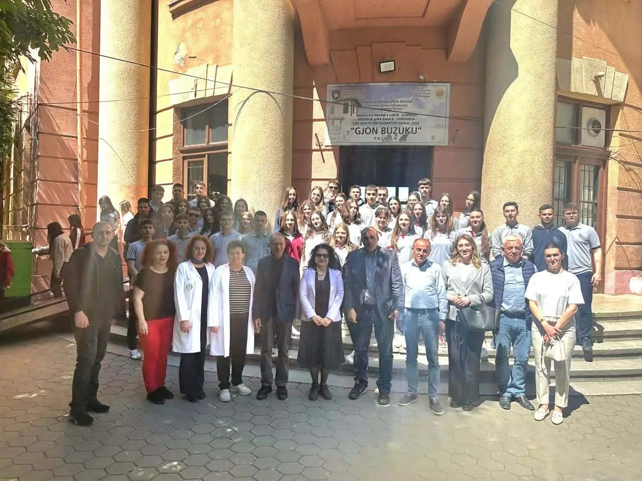 Interesim i jashtëzakonshëm i maturantëve të gjimnazit “Gjon Buzuku” për programet e UBT-së