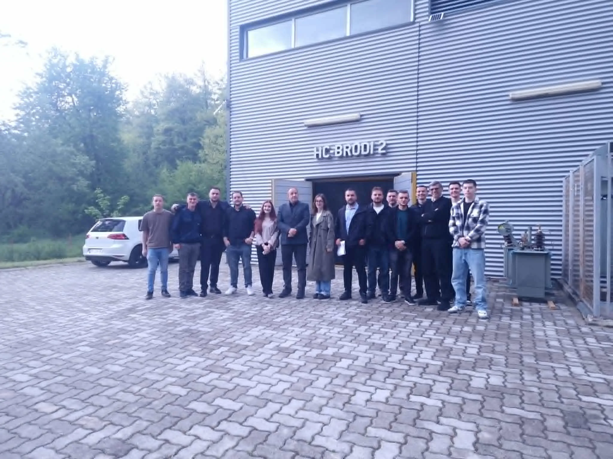 Studentët e UBT-së realizojnë vizitë studimore në HEC Eurokos JC në Dragash