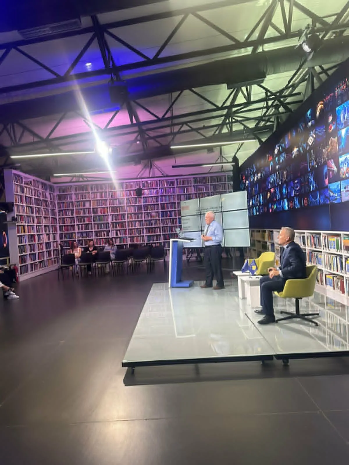 Fakulteti i Psikologjisë në UBT sjell ekspertizë ndërkombëtare me Dr. Skender Munishin