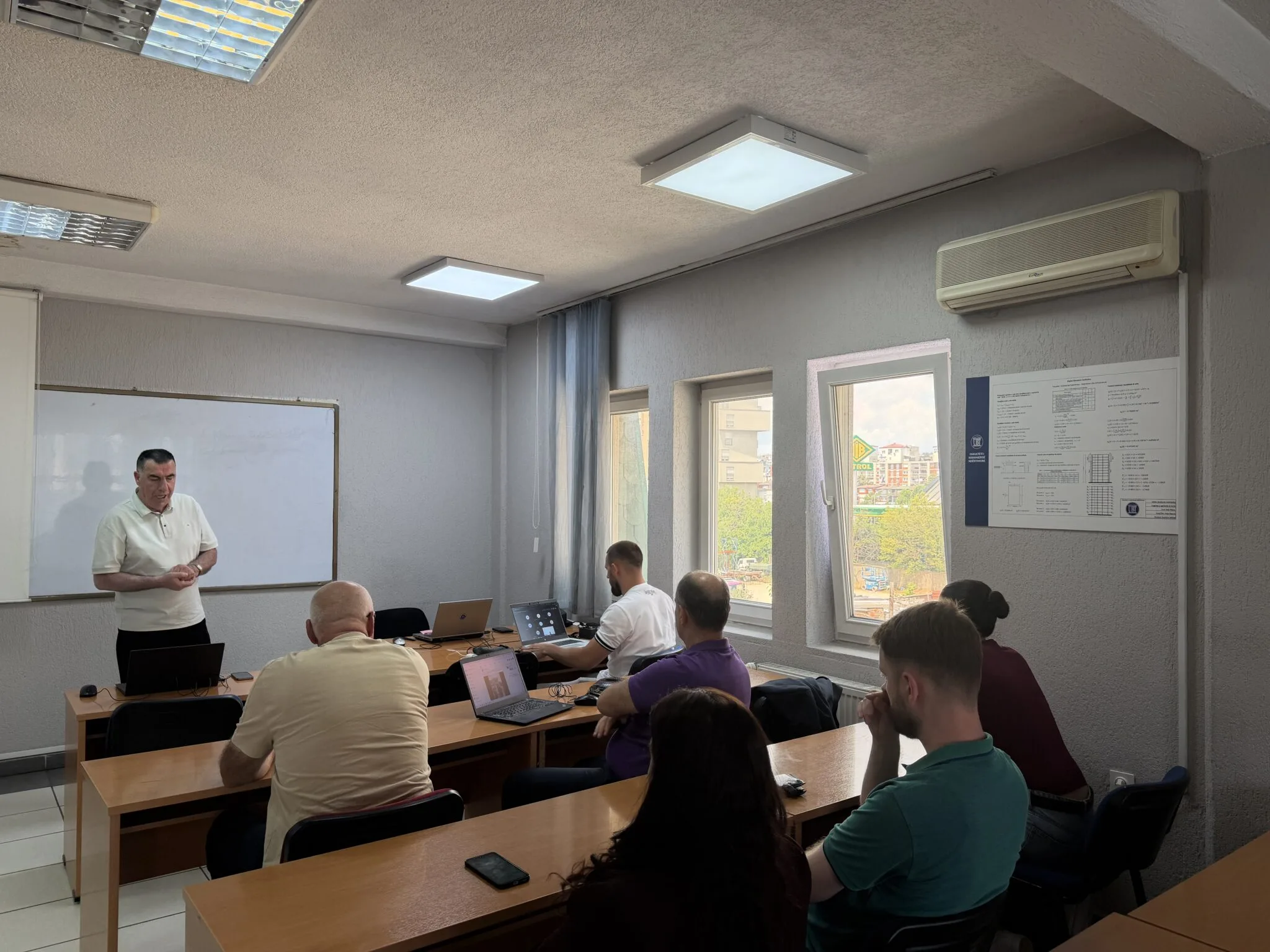 Ekspertë nga UBT dhe Universiteti i Elbasanit diskutojnë ndikimin e teknologjisë në mësimdhënie