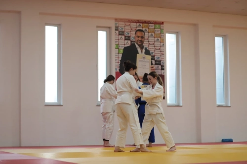 tudentët e Shkencave të Sportit dhe të Lëvizjes dhe të Aktrimit nga UBT ishin në Qendrën Nacionale të Xhudos në Pejë