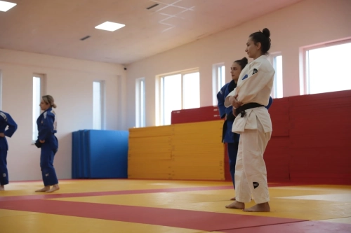 tudentët e Shkencave të Sportit dhe të Lëvizjes dhe të Aktrimit nga UBT ishin në Qendrën Nacionale të Xhudos në Pejë