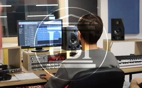 PRODUCTION STUDIO 5