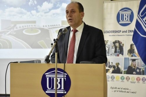 Ministri Ferat Shala mbajti ligjëratë tematike në UBT për “Sfidat e mjedisit në Kosovë”